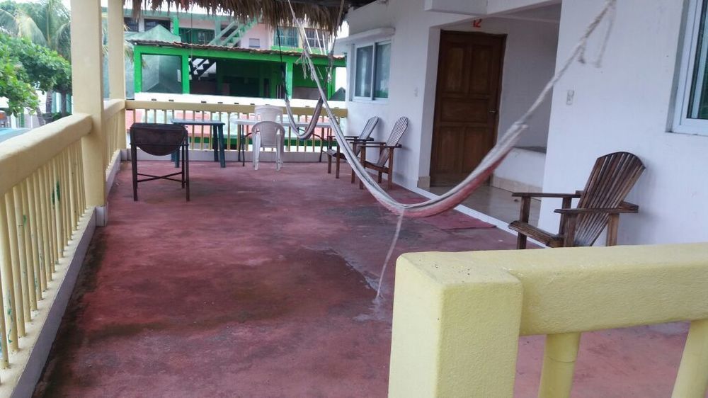 Tortugas Place Hotel Y Bungalos Monterrico Exterior foto